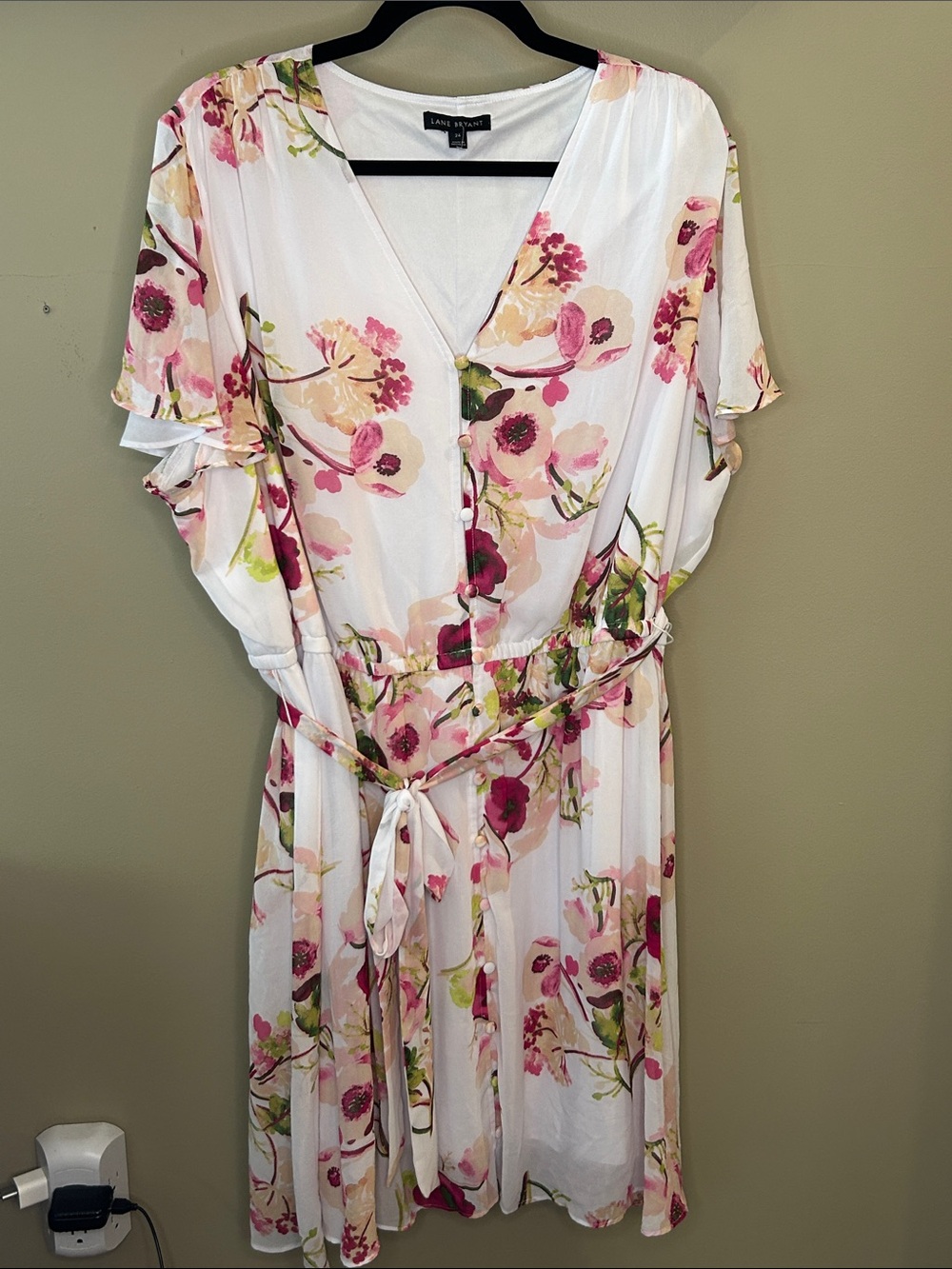 Soft Floral Tie-Waist Midi Dress in White and Pink